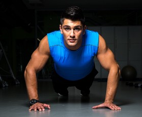 man doing bodyweight exercises